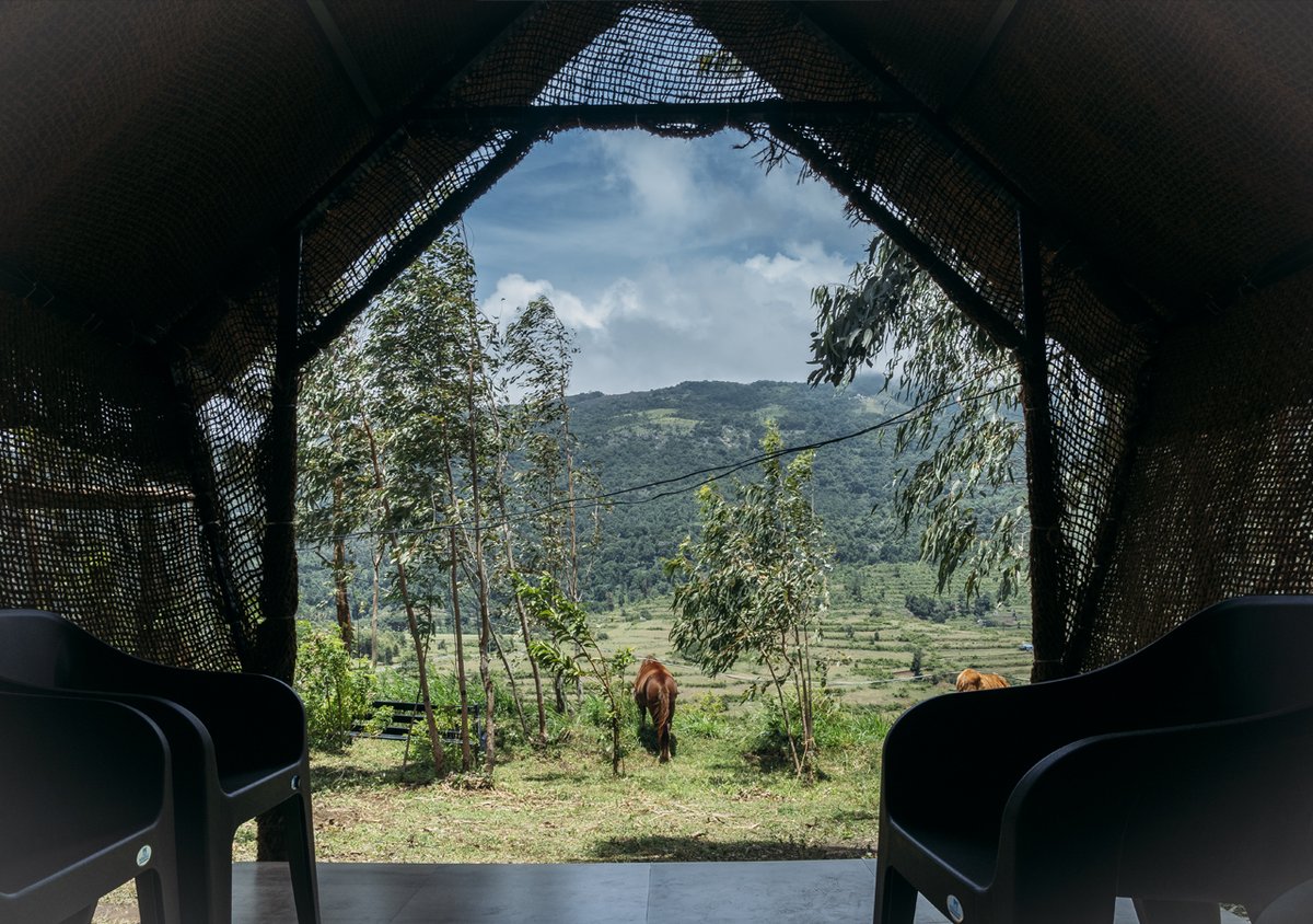 A Cave House with its structure shaped like the letter A offers a spacious stay with lots of outdoor activities like cycling, trekking, horse riding and more.

Visit: voyehomes.com/voye-homes-a-c…

#cavehouse #attappadi #trekking