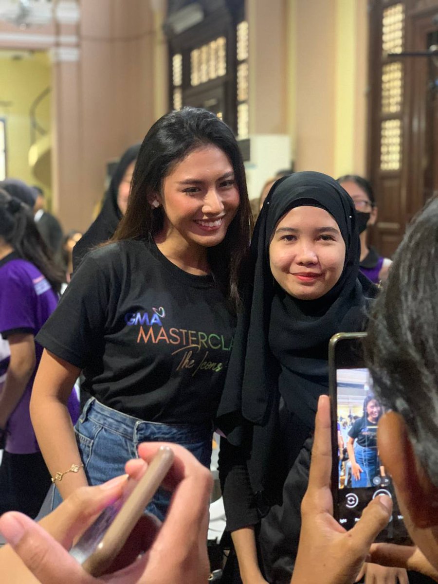 TheATeamOfcl's tweet photo. All-Out Sunday star and Kapuso Soul Princess, Thea Astley (@theaastley ) at Western Mindanao State University for GMA Masterclass Series
#TheaAstley #GMAMasterClassSeries https://t.co/SX9CYBGVy6