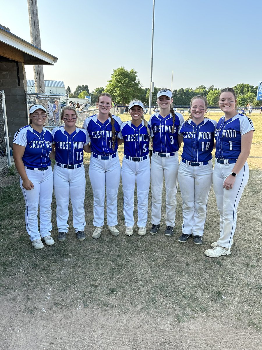 Seniors, thanks for the memories!  Good luck in the future!!!! <a href="/HowardWinnCSD/">Howard Winn</a> <a href="/Crestwoodcadets/">Crestwood Speed and Strength</a> <a href="/CHSGirlsTrackF1/">Crestwood XC / T&F</a> <a href="/DaleyTweetsHere/">Coach Daley</a> <a href="/Crestwood_SB/">Crestwood Softball</a>