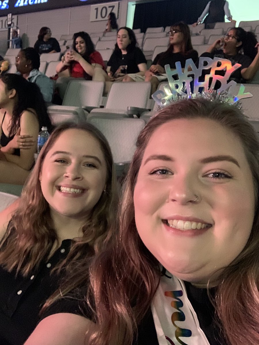 Annessa_Kaye's tweet photo. My birthday AND #CGETOUR2023 wow https://t.co/dNoI8agdmE