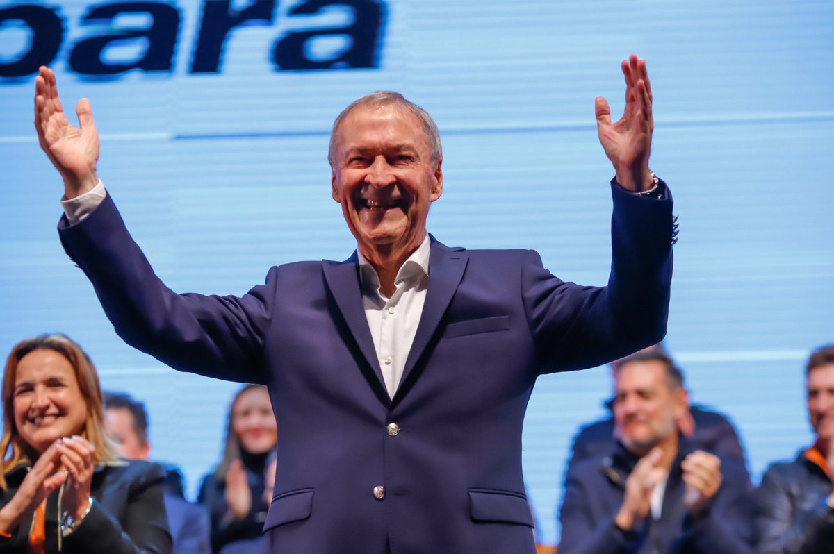 “El pueblo de Córdoba conoce  bien nuestra manera de trabajar y por eso nos vienen eligiendo para dirigir los destinos de la provincia. Más que las palabras, hablan los hechos y las promesas cumplidas”, <a href="/JSchiaretti/">Juan Schiaretti</a> . 
#MartínLlaryoraGobernador
#CórdobaParaAdelante