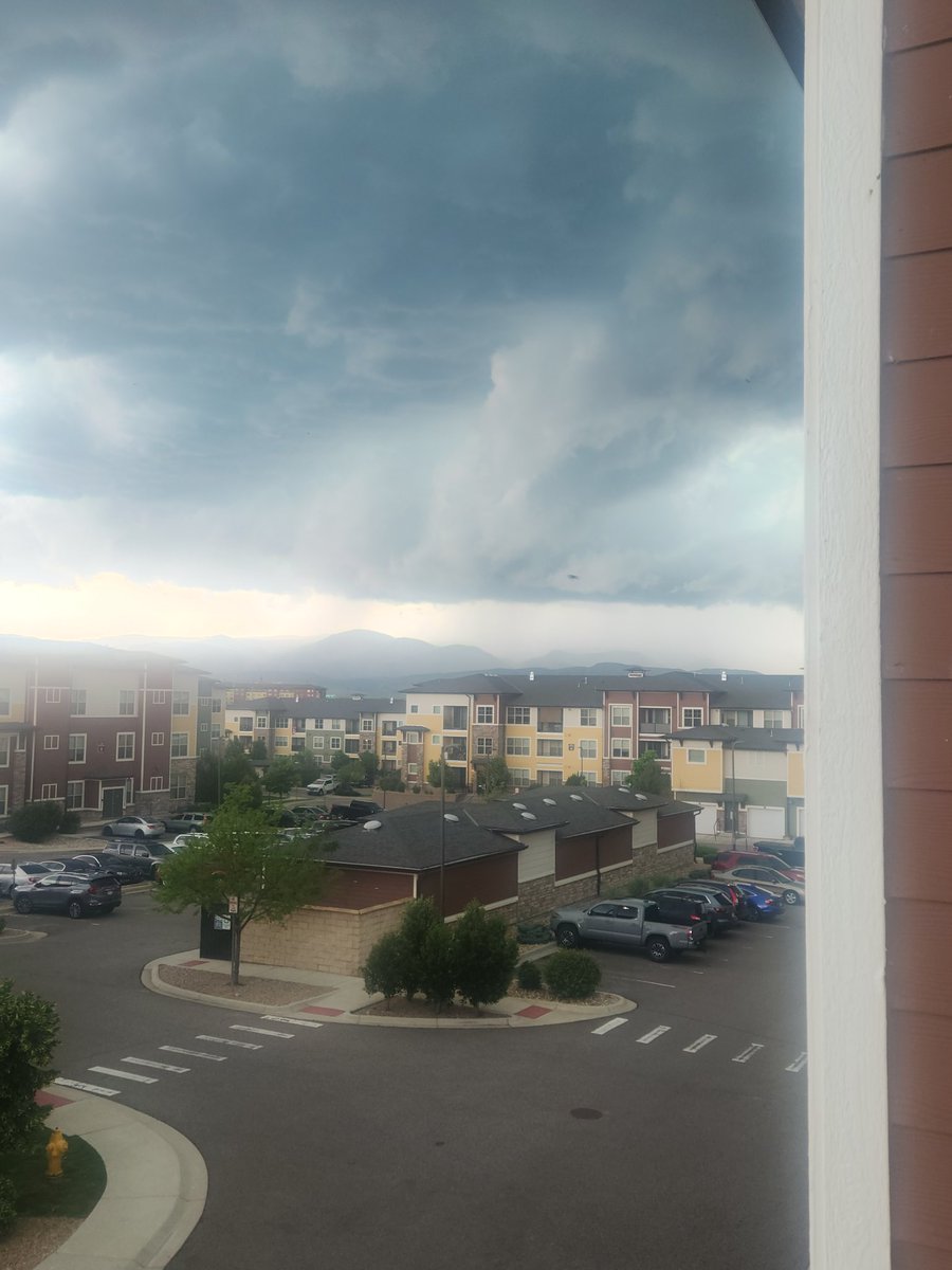 threeJnK's tweet photo. @KyleClark @NWSBoulder At 3:09pm just off 470/ Lucent exit in Highlands Ranch. When the rain came in, the clouds were moving so fast, never seen anything up close like that before! https://t.co/BfZBKB3HzR
