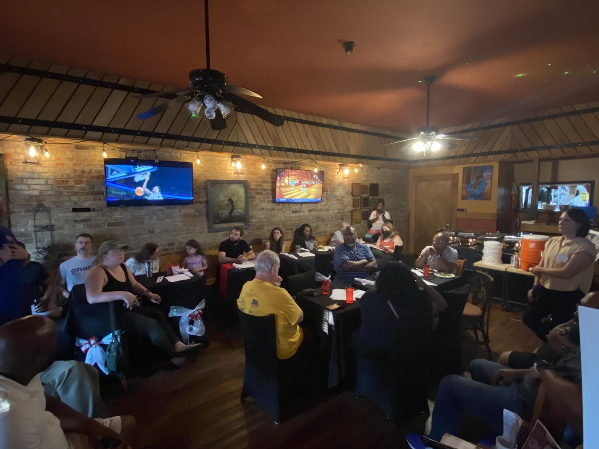 shanecohn's tweet photo. organizing neighbors to support responsible development along south Virginia corridor. Thanks to @dutchtownstl and @DeSalesCD for listening to our neighbors. https://t.co/RminFyZiEE