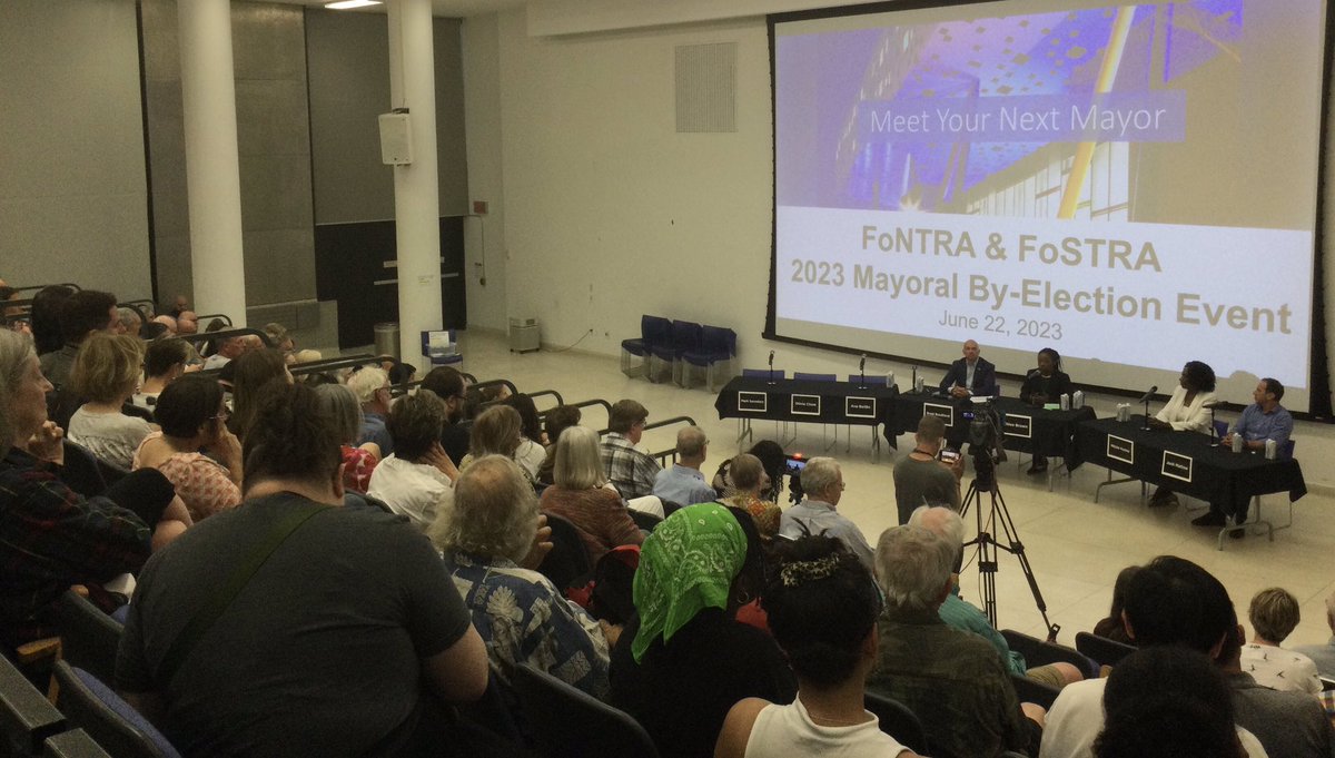 HousingNowTO's tweet photo. 1/ At @OCAD for - “MEET YOUR NEXT MAYOR” - event hosted by #FoNTRA & #FoSTRA organizations that represent various local Residents’ & Ratepayers’ Associations around Toronto.
FOUR x #TOMayor candidates here are:
✅ @BradMBradford
✅ @chloebrown4TO
✅ @MitzieHunter
✅ @JoshMatlow https://t.co/mCJq62Q3Wu
