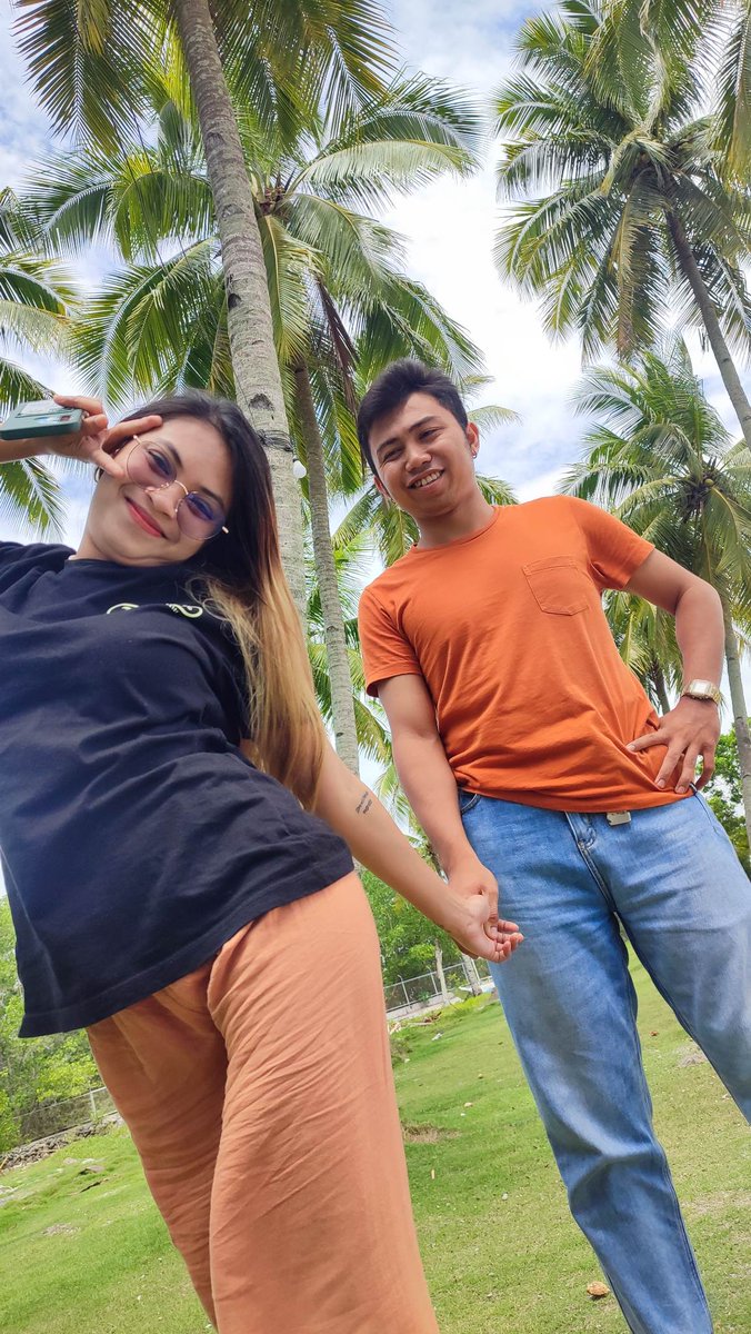 arvichimself's tweet photo. Happiness is a day at the beach with you @grashyaa ♥️. https://t.co/Gky4zDGbtr