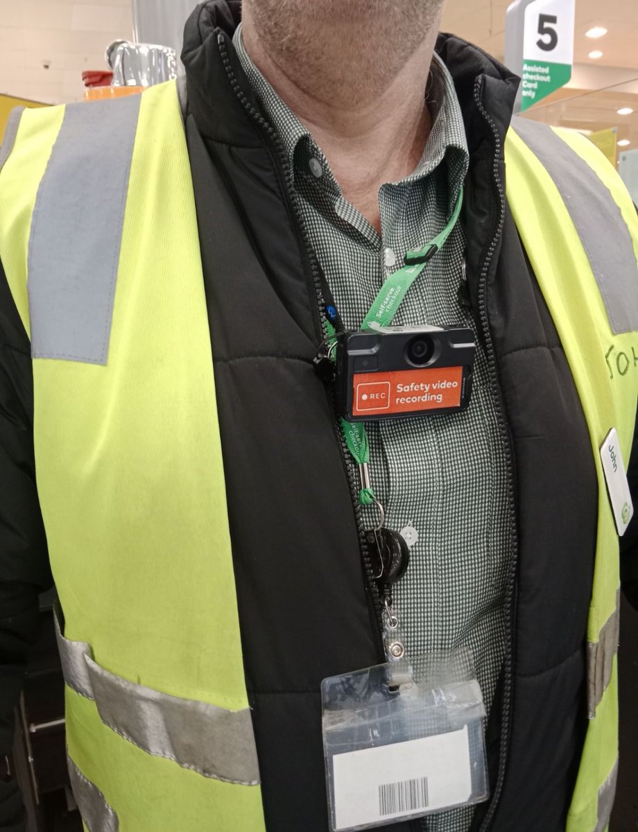 Tinkerb65712648's tweet photo. This is getting beyond belief … Woolworths staff now being made to wearing body cams. 

Do we see where this is all heading ?

#SurveillanceState #NewWorldOrder https://t.co/epGPlBTWnd