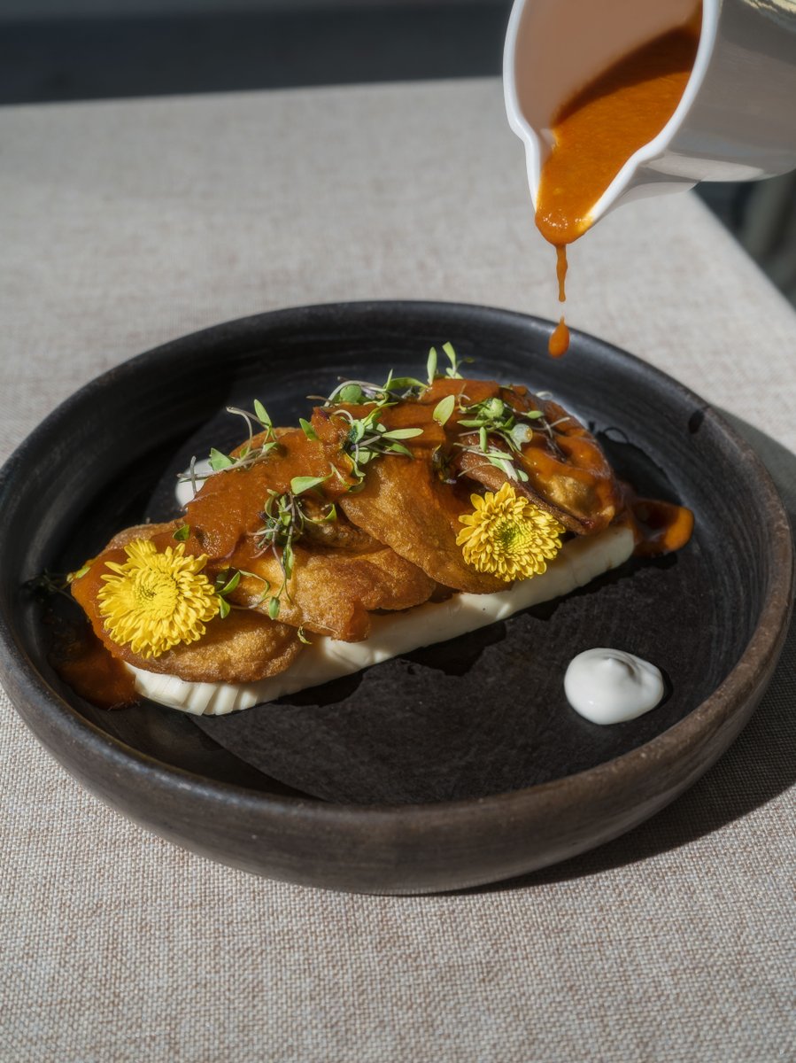 Tradition meets the culinary arts in every dish at @larocarestaurant, where ancestral Mexican dishes fuse with flavors from across the globe. 🍴