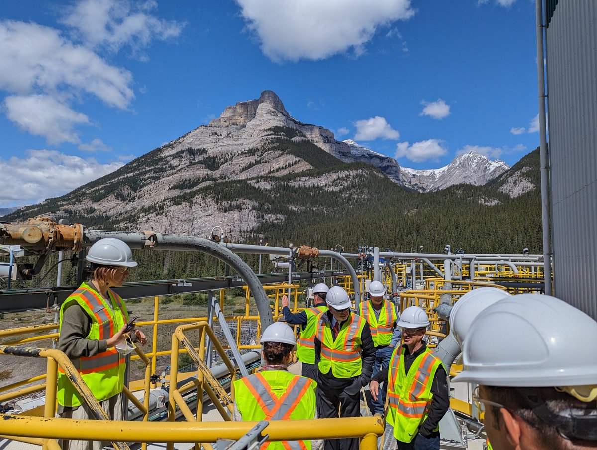 Sarah Elmeligi, MLA Banff-Kananaskis (@elmeligisarah) on Twitter photo Fun to celebrate the largest solar installation in the MD of Bighorn with <a href="/BVBiosphere/">Biosphere Institute of the Bow Valley</a> and Bow Valley Green Energy, and Baymag who now produces so much energy for their operations. Reduces emissions, increases efficiency, provides good paying jobs, works with community! Fun to celebrate the largest solar installation in the MD of Bighorn with <a href="/BVBiosphere/">Biosphere Institute of the Bow Valley</a> and Bow Valley Green Energy, and Baymag who now produces so much energy for their operations. Reduces emissions, increases efficiency, provides good paying jobs, works with community!