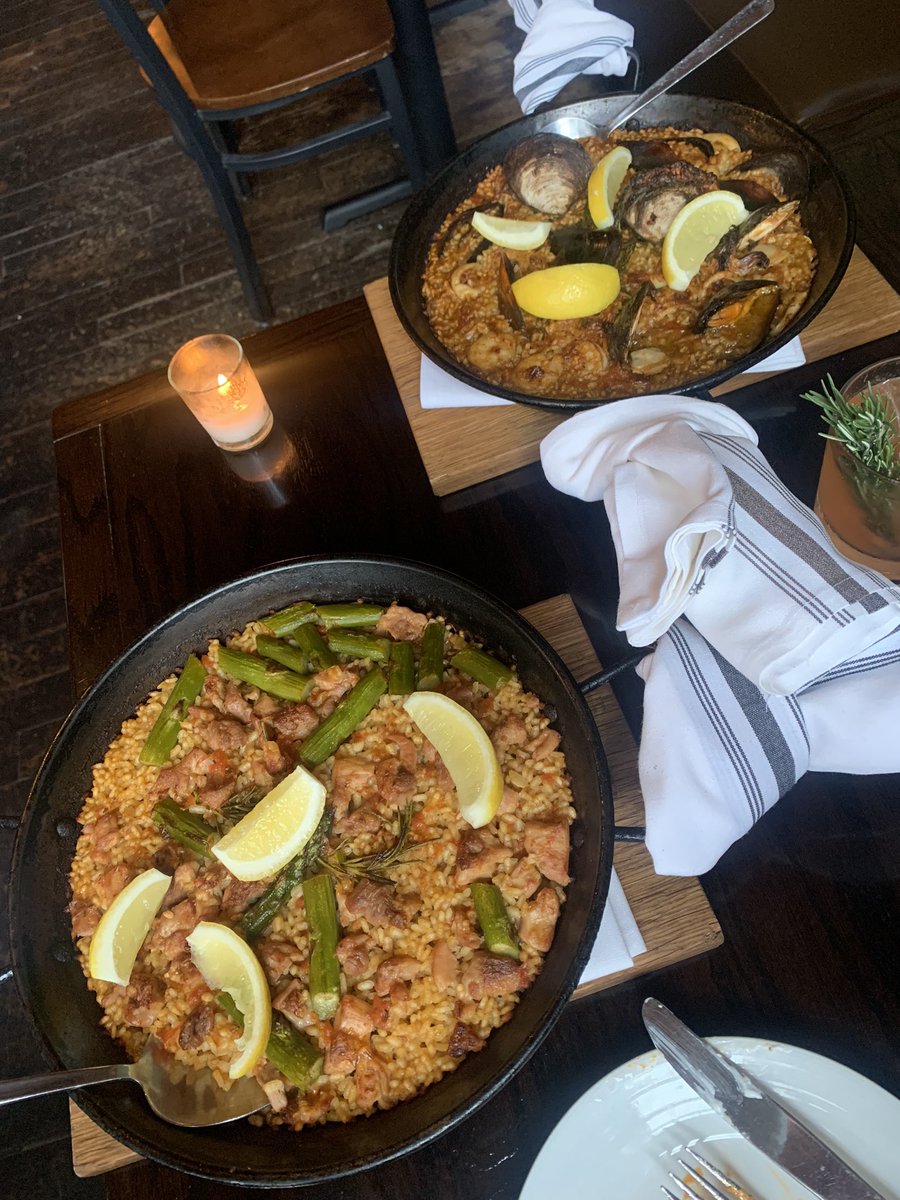 GlassHeart5's tweet photo. #RocTwitter The Cub Room’s paella 🥘 is elite status for sure 👩‍🍳 #feelinfancy https://t.co/eEpXnF1XjV