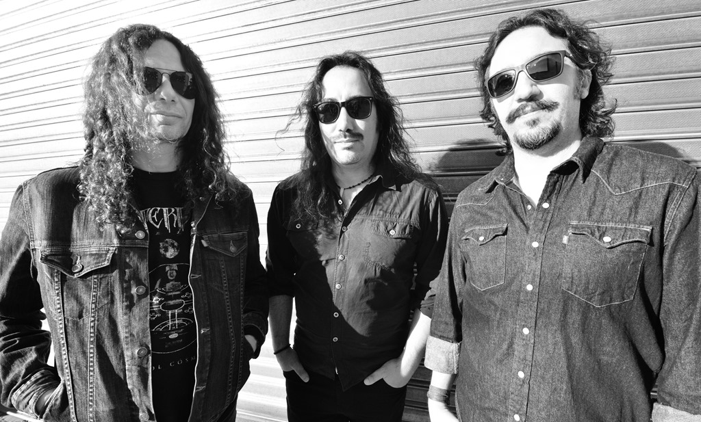 Banda Bitterdusk mostrará adelanto de su próximo disco en Pucón dlvr.it/Sr5b0n