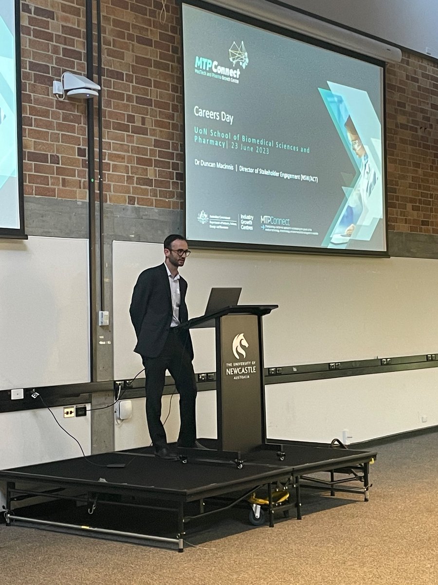SarahValko's tweet image. Full house for Dr Duncan MacInnis @MTPConnect_AUS
Understand the problems industry have & work out how to solve them
View working in Industry as a way to make big Impact, not big money
Consider how we can transform health with AI
#SBSPIndustryCareersDay
