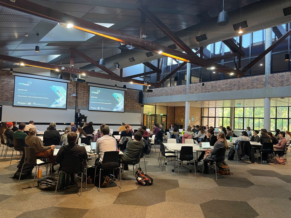 SarahValko's tweet image. Full house for Dr Duncan MacInnis @MTPConnect_AUS
Understand the problems industry have & work out how to solve them
View working in Industry as a way to make big Impact, not big money
Consider how we can transform health with AI
#SBSPIndustryCareersDay