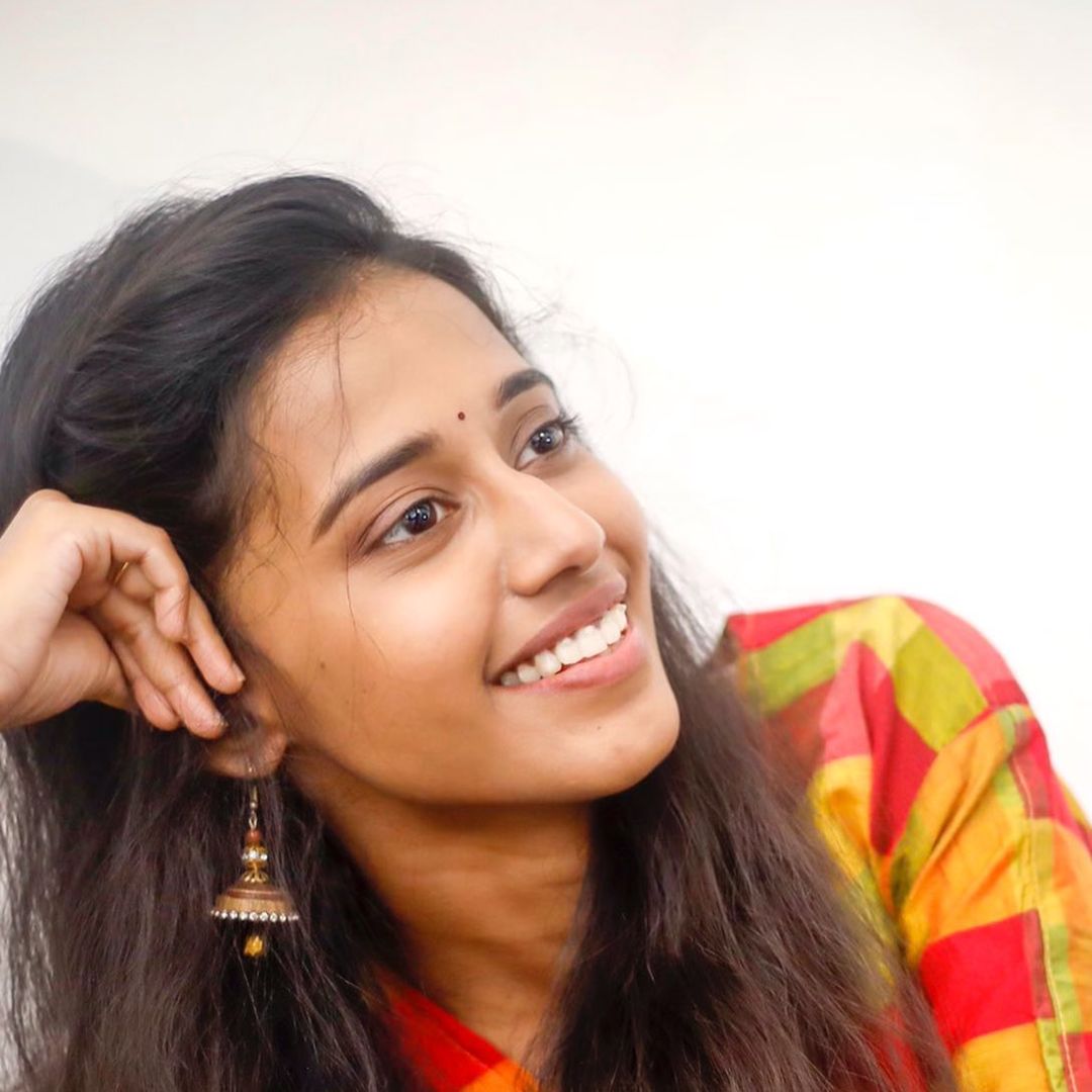 KollywoodCinima's tweet photo. Join us in wishing a very Happy Birthday to the Talented Singer #SingerPriyanka 💐
#HBDPriyanka #KollywoodCinima #HappyBirthdayPriyanka https://t.co/WwZ1Yx9WZh