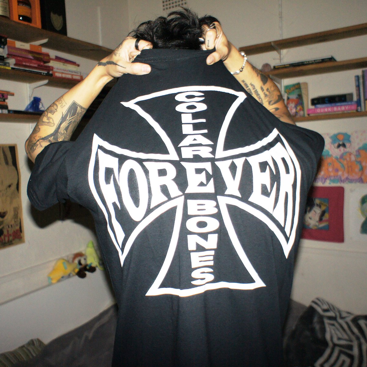 collarbonesband's tweet image. Our final album Filth is out now! It’s the best album we’ve ever made.

1. Tap The Vein (feat. Chakra Efendi)
2. Ripe For Filth
3. Edging
4. Ache
5. The Southerly
6. Little Death
7. Lack
8. Further
9. Second Skin
10. Vortex
11. God Is Here 

collarbones.bandcamp.com