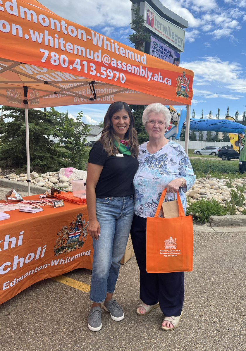 It felt SO good to be back at the <a href="/SWEFM_YEG/">SWEdm Farmers Market</a> last night! 

Ran into so many friends and got lots of big hugs and congratulations. 🥰

I have photos with some of these kiddos from 4 years ago at my first market and now look at them! 

#ableg #yeg