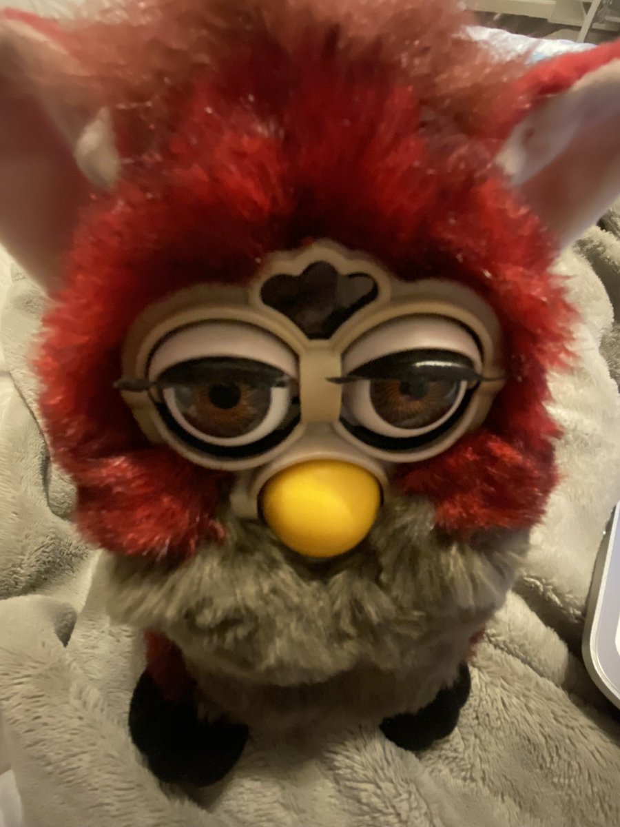 ineffablelunacy's tweet photo. @Hasbro you guys tried so hard to make them cute that it wrapped around and became unsettling 😭 https://t.co/SRt4K7upxS