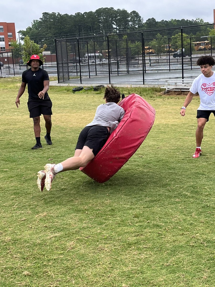 This week we had over 100 kids come work on Getting Better Everyday with our players!! We had a great time inside, outside and even in the rain! #BestIsYetToCome