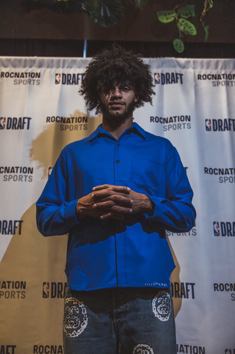 UConnMBB's tweet photo. Draft Night Dre 😤

#HU5KIES | @NBADraft https://t.co/VkivXU2BRv