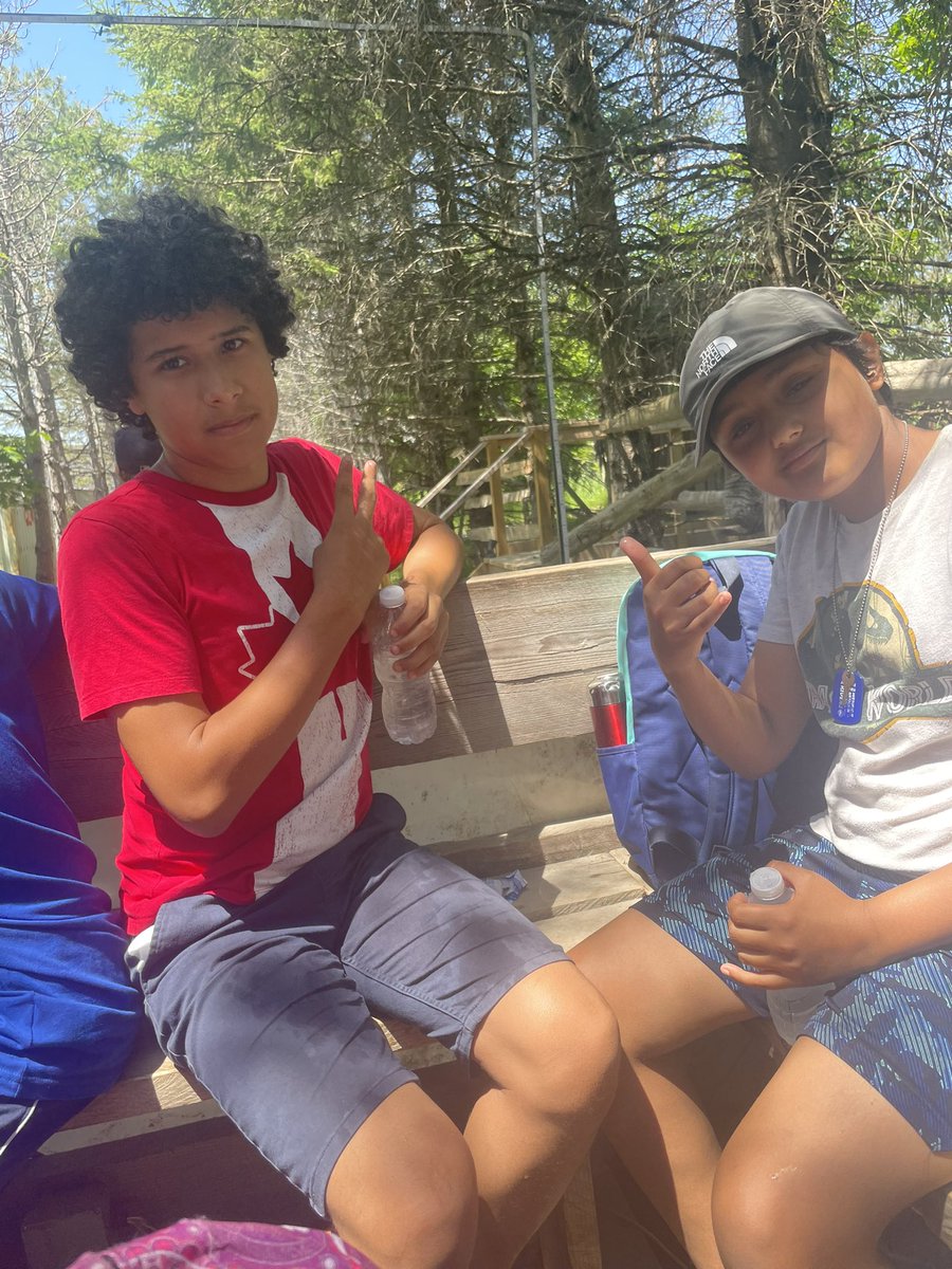MsVisserOCSB's tweet photo. The perfect day for our grade 6 grad trip to Saunders Farm! We had so much fun! ☀️🎓 @John23OCSB https://t.co/khGtAMiCmz