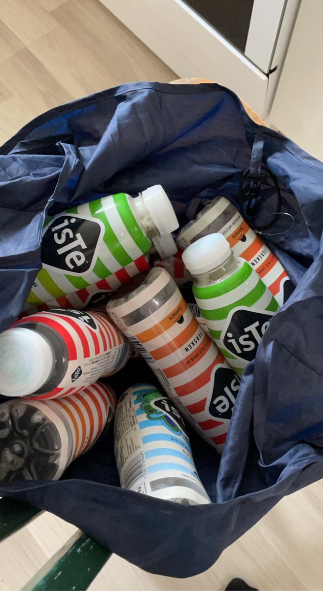 JonnyMackaronny tweet media