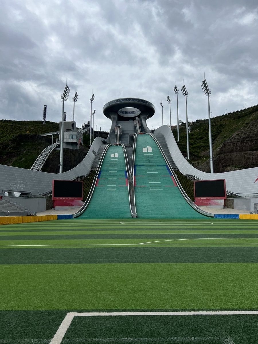 xcyale's tweet photo. @PKU1898 19/n CCER Summer Institute and a visit to the #Beijing2022 Winter Olympic village #Chongli #Taiwu https://t.co/6vEw2z55u0