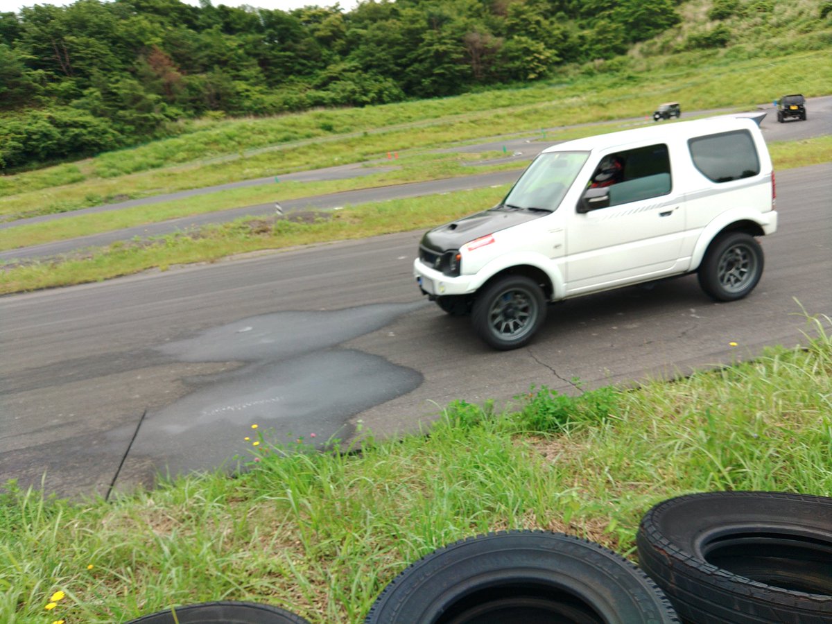 rainbow_auto's tweet photo. 始まりましたヽ( ゚∀゚)ノアブネー
見てるの楽しい(笑)
#rainbowauto
#jimny
#dope
#dopeoil
#dopefuel
#icewire
#trev https://t.co/BllxBHqkQ8