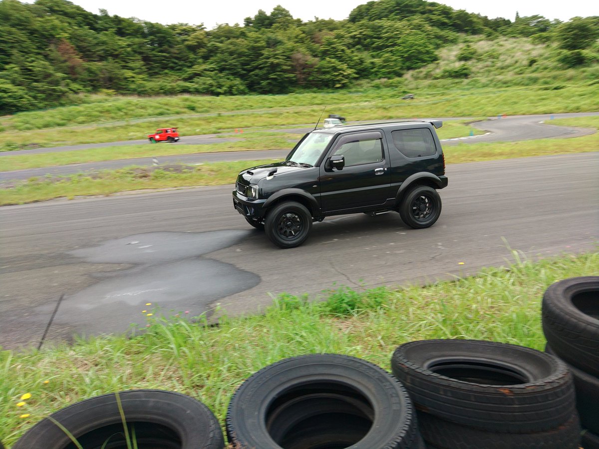 rainbow_auto's tweet photo. 始まりましたヽ( ゚∀゚)ノアブネー
見てるの楽しい(笑)
#rainbowauto
#jimny
#dope
#dopeoil
#dopefuel
#icewire
#trev https://t.co/BllxBHqkQ8