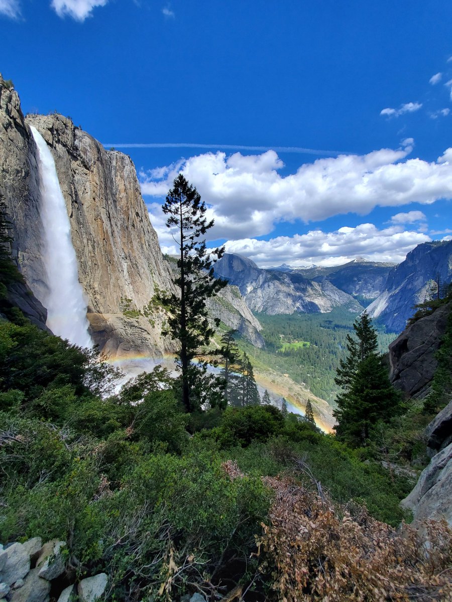Mahdi___77's tweet photo. Yosemite Falls, Half Dome, and a Rainbow https://t.co/3uiuHtv0bh
