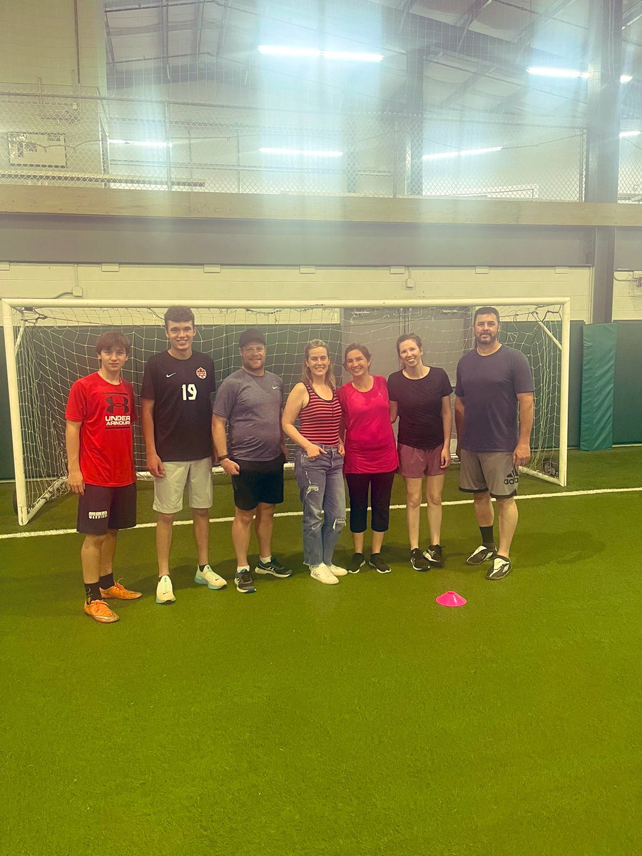 One the road again 🚗👀

Two very enjoyable evenings spent in Bridgewater training 20+ coaches from clubs across the entire South Shore! District! 

#whosnext?

#SNSGDP