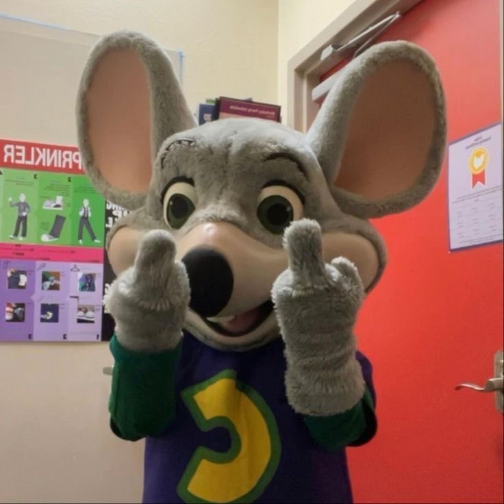 DrivenInTheSky's tweet photo. first day back at chuck e cheese. I can’t believe they rehired me https://t.co/7R8ftF79wy