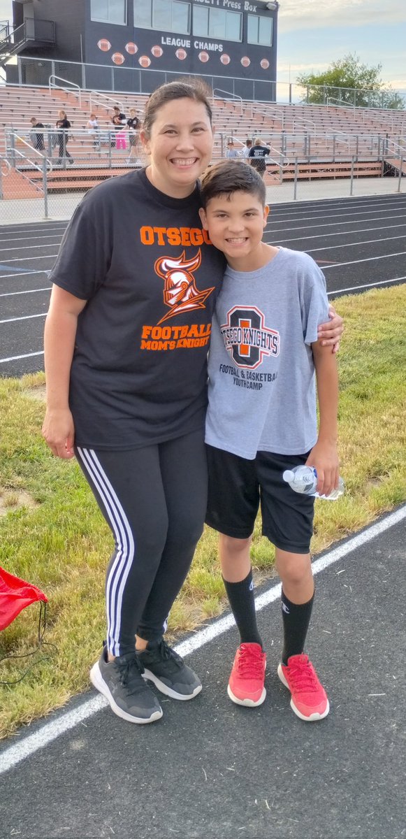j_ntreen's tweet photo. Mom's Knight for football tonight. So much fun!! Thank you @Otsego_Football and @Coach_JLindke! #OtsegoKnights https://t.co/NOejroRo88
