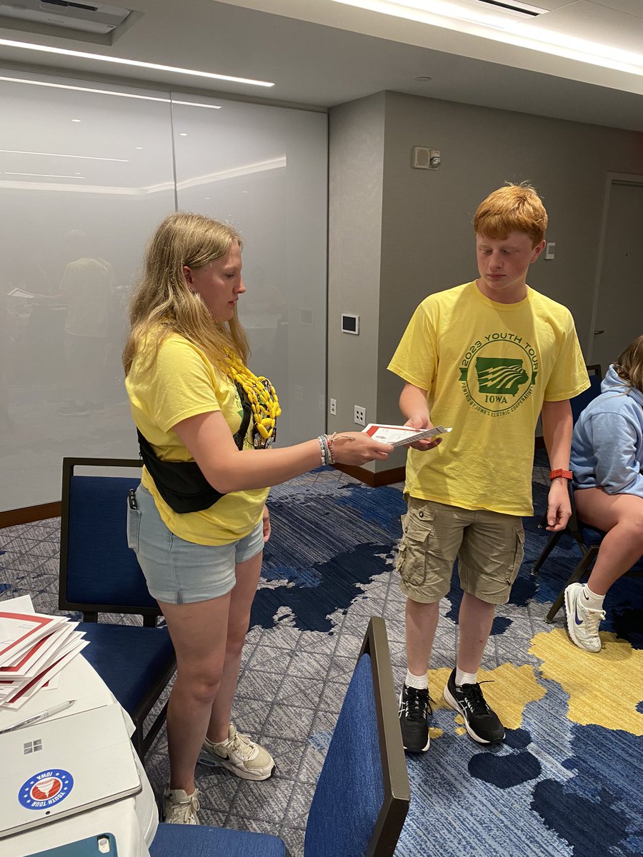 Day 5✅ 
~last day in DC 😭

Youth Tour traveled to the top of the Washington Monument, The National Mall and many Museums. They wrapped up the snack cooperative and gave memorable speeches. ❤️ #iaytdc