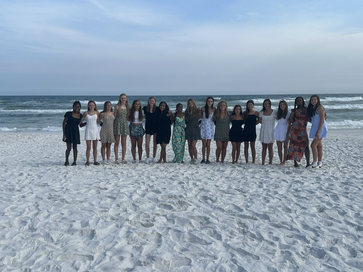 ladybearsbbk's tweet photo. Day 3 of Beach Bash Basketball Team Camp in the 📚! Huge OT sudden death win over a very talented Mandeville, LA team! Nothing but positives from a great trip! 🐻🏀 @Todd_spinner @BerlinBearsAD #BearsattheBeach #ClawsUp #You’reOnlyinDestinOnce https://t.co/9OkU9ppfKZ