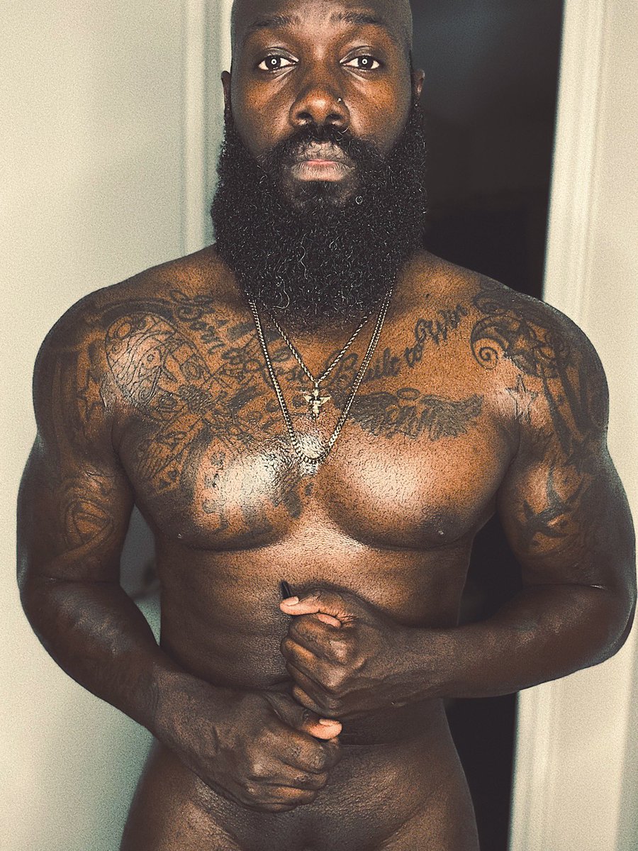 MrStrokeEmLong1's tweet photo. RT if you like chocolate bearded men https://t.co/sdyYQP8Lew