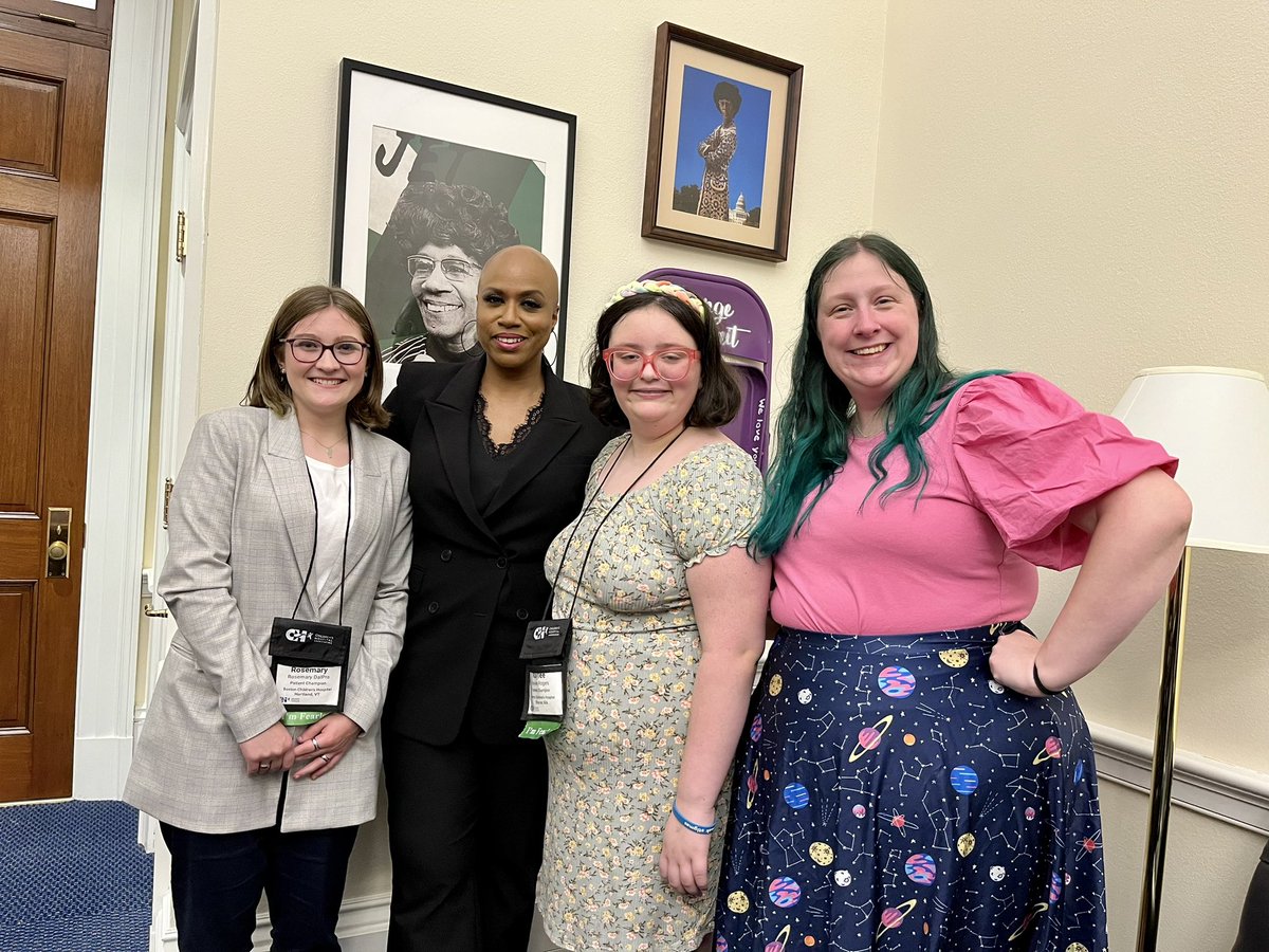 kindnesmatters3's tweet photo. @RepPressley thank you for meeting with Kaylee, Rosemary and myself today. You further affirmed to Kaylee she is not alone in her mental health fight. We appreciate all you continue to do to break stigmas. You are a true inspiration and Kaylee won’t stop raving about our meeting. https://t.co/ZNsLsRU7A9