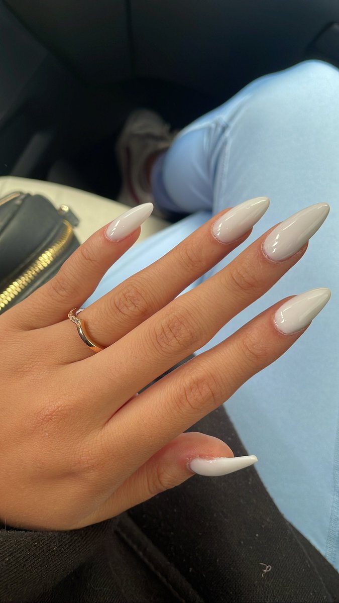 hay mil colores pero siempre voy a escoger el blanco