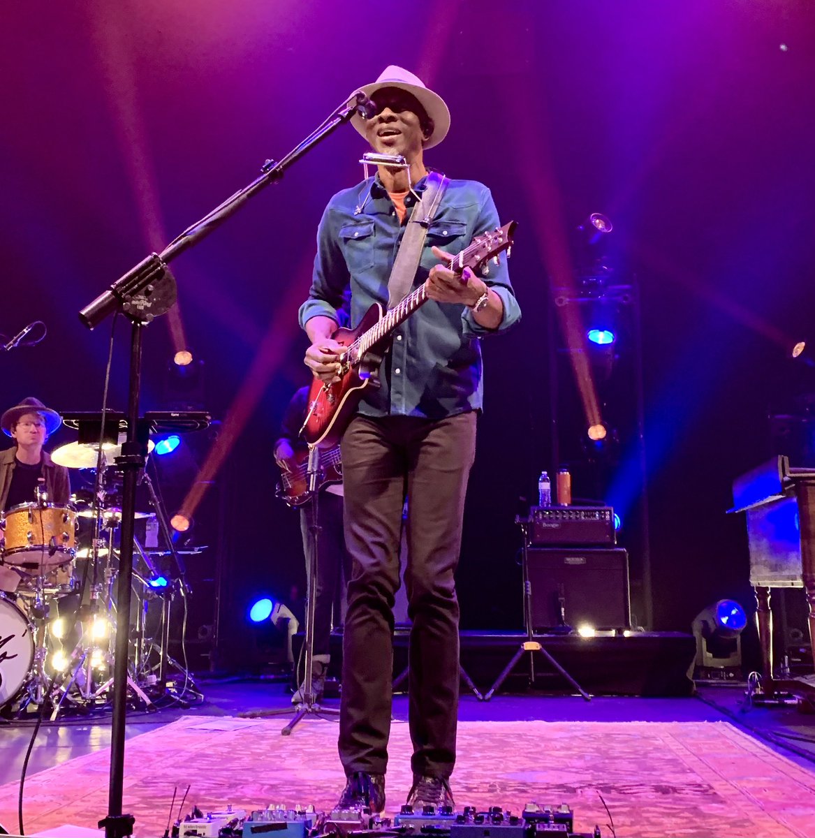 KimberliHull's tweet photo. Itโs #GoodToBe on #CapeCod with @kebmomusic tonight @CCMelodyTent https://t.co/W4FEpvjCbj