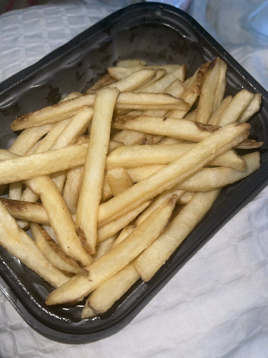 Wendy’s got me fucked up I asked for baconator fries these mfs sent me a box of fries wit no cheese or bacon I’m pissed.