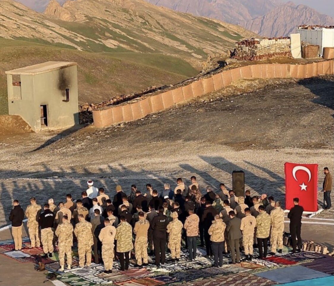 trpayitah's tweet photo. Bismiℓℓahirrahmanirrahim
Esselatu hayrun minen nevm 
“Namaz uykudan hayırlıdır." 

Sana secde eden el açıp dua edén senin ismini zikreden ordularına yenilgi gösterme Allah'ım.🤲🇹🇷

Esselamü Aleyküm 
Hayırlı,bereketli Sabahlar 
#SabahNamazı 
#hayirlicumalar
#Cuma https://t.co/qIIUhVoCqI