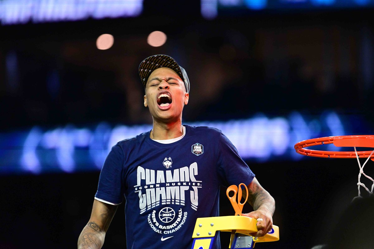 BleacherReport's tweet photo. Pelicans select Jordan Hawkins with the No. 14 pick 🙏

The National Champ goes to New Orleans 🔥 https://t.co/X5OAmobe0W