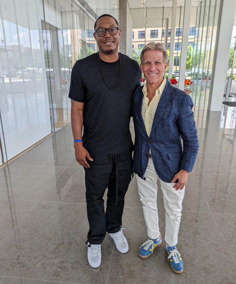Honored to welcome Andre Wright at Krause Gateway Center today. The work he’s doing with <a href="/HumanizeMyHoodi/">Humanize My Hoodie</a> is so important. 

Inspired and invigorated by his talk to our team, excited to continue to build our DEI work at <a href="/KrauseGroup/">Krause Group</a>.