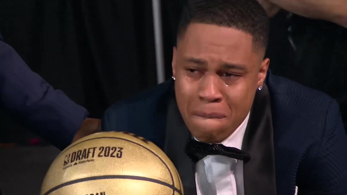 Jordan Hawkins emotional after being drafted 🙏