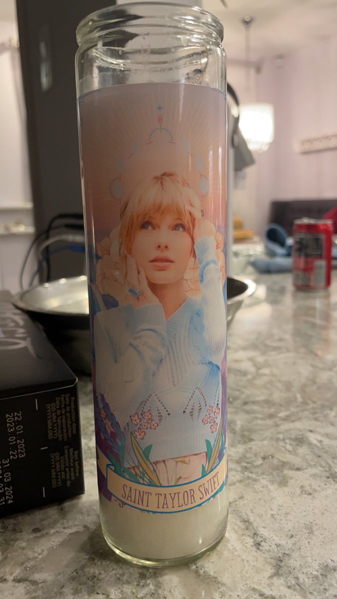 IM CRYING LOOK AT WHAT MY MOM JUST CAME BACK FROM THE STORE WITH FOR ME