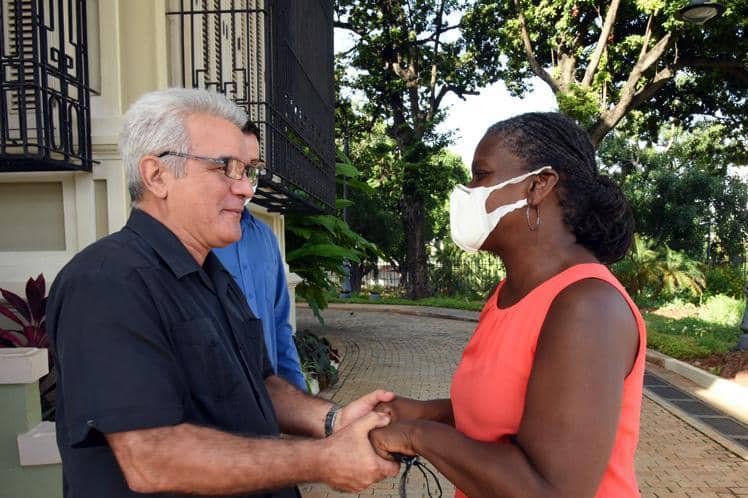 La solidaridad hacia #Cuba y la defensa de las causas justas es incomprensible para quienes desconocen el verdadero significado de la dignidad. <a href="/GailWalker_IFCO/">Gail Walker</a>