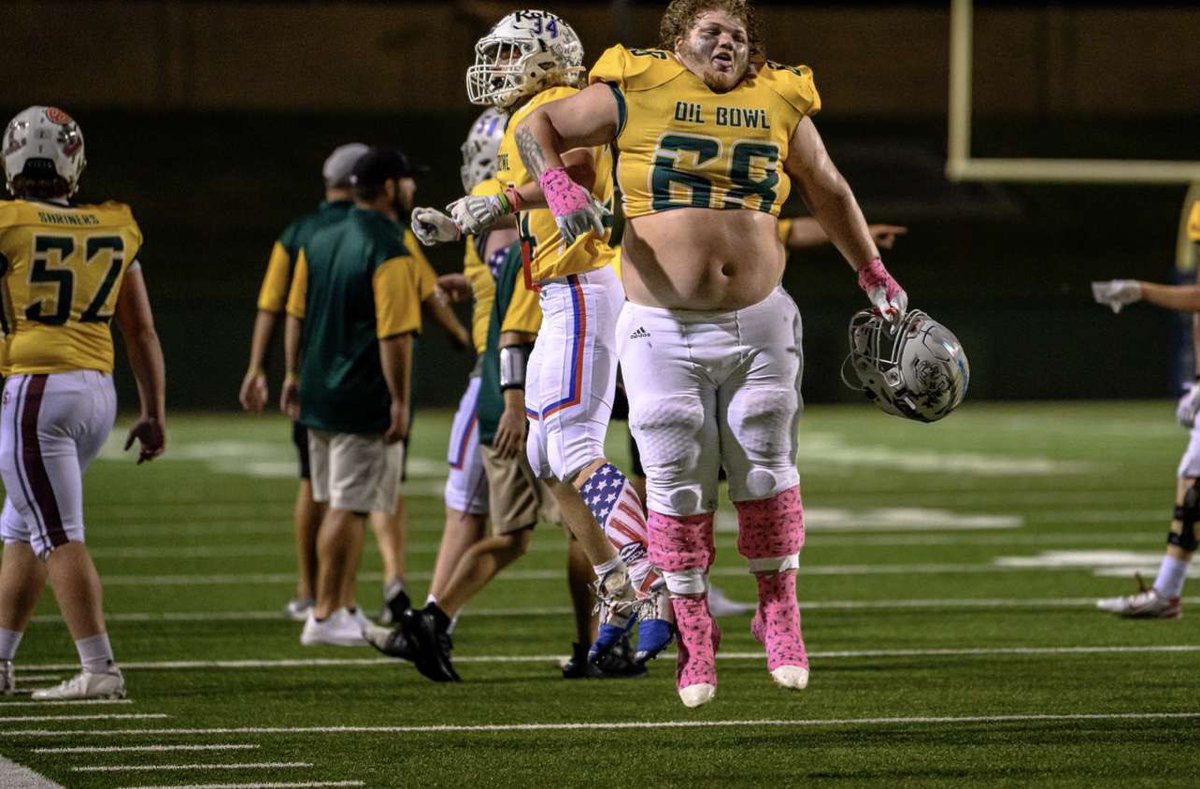 Had a great 4 day stay for the Oil Bowl all star game. Glad I could represent Hirschi one more time being a Captain for #WestSide! Ended high school football with a 21-0 win!