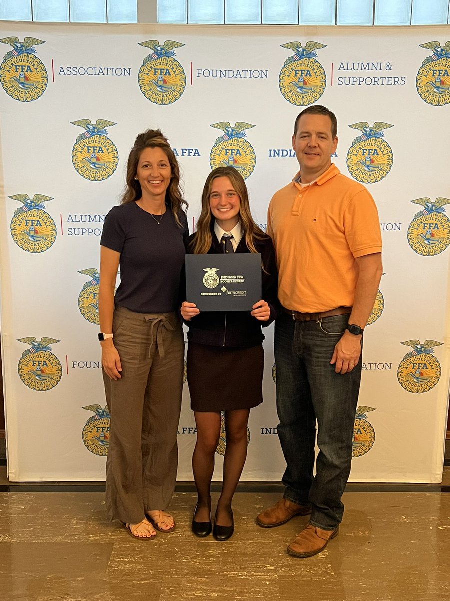 rushvilleffa1's tweet photo. More state degree photos of Reagan, Claire and Mallory! https://t.co/EJjpA54B8D