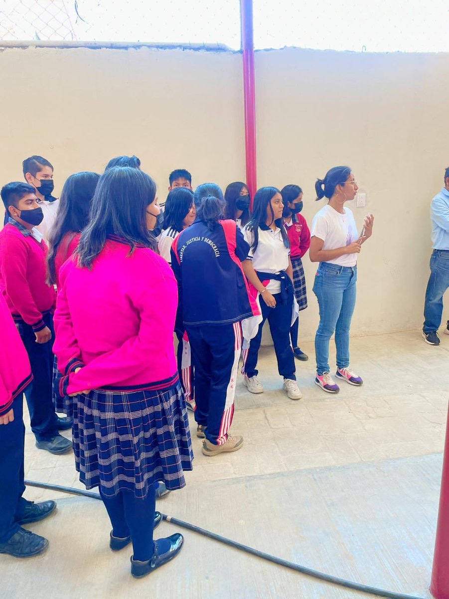 RedRemuvi's tweet photo. 🏫En la Escuela Secundaria General “Guadalupe Hinojosa de Murat”, del Municipio de Santa Lucía del Camino, dimos inicio con la Campaña “Embarazarse no está de moda”.
#REMUVI #adolescentes #Derechos #Embarazarsenoestademoda #Prevenciondelembarazoadolescente https://t.co/235rOXRYld