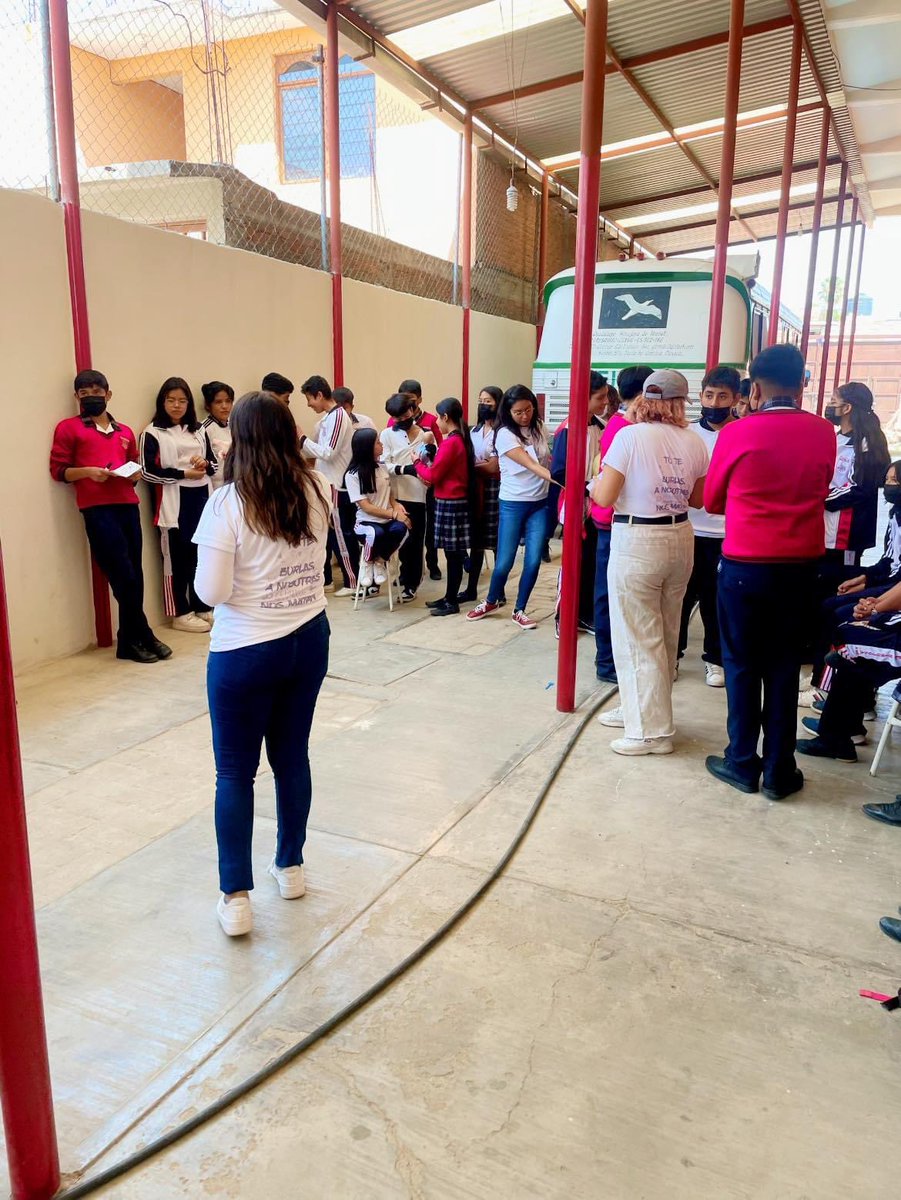 RedRemuvi's tweet photo. 🏫En la Escuela Secundaria General “Guadalupe Hinojosa de Murat”, del Municipio de Santa Lucía del Camino, dimos inicio con la Campaña “Embarazarse no está de moda”.
#REMUVI #adolescentes #Derechos #Embarazarsenoestademoda #Prevenciondelembarazoadolescente https://t.co/235rOXRYld