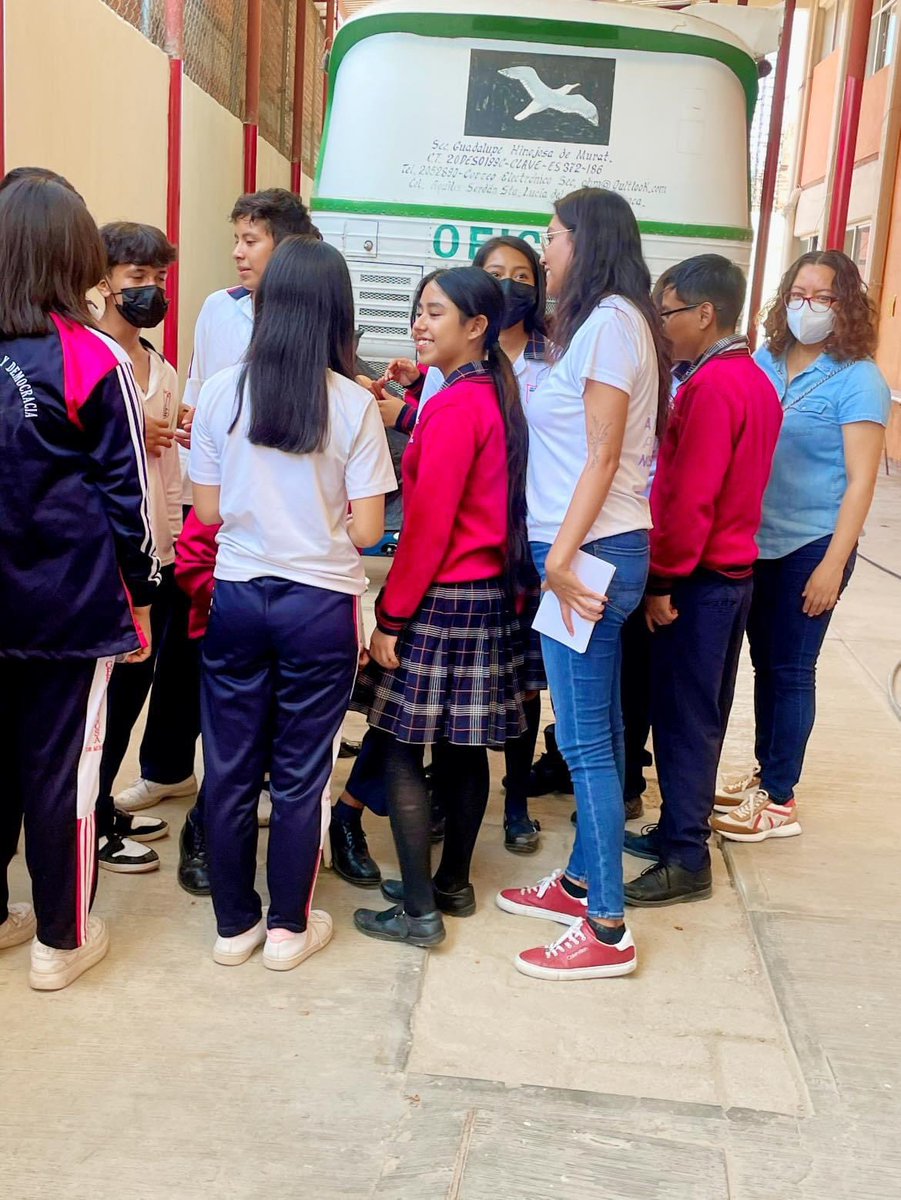 RedRemuvi's tweet photo. 🏫En la Escuela Secundaria General “Guadalupe Hinojosa de Murat”, del Municipio de Santa Lucía del Camino, dimos inicio con la Campaña “Embarazarse no está de moda”.
#REMUVI #adolescentes #Derechos #Embarazarsenoestademoda #Prevenciondelembarazoadolescente https://t.co/235rOXRYld