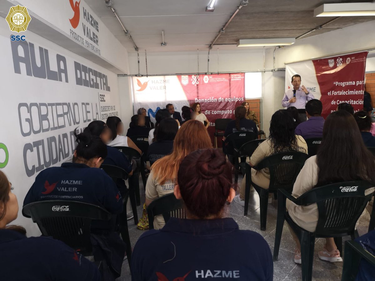 SSC_CDMX's tweet photo. La #SSC y @FTelefonicaMX entregaron equipos de cómputo para capacitación laboral a mujeres del Centro Femenil de Reinserción Social #SantaMarthaAcatitla. https://t.co/FtqtVGK5gV https://t.co/Opkh0vRKpd